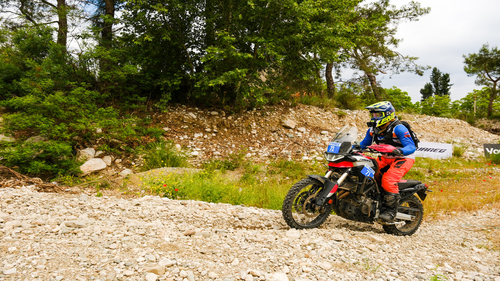 "Aprilia Tuareg 660 ile Toros Dağları Macerası: Sky Adventure Motosiklet Yarışları Heyecanı!"