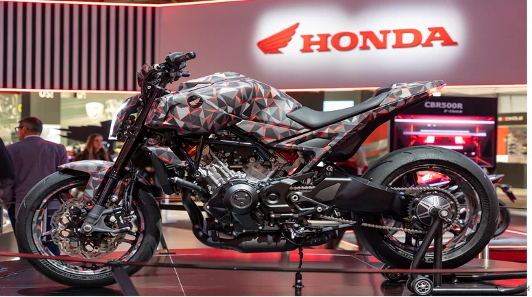 Honda, Kuralları Yeniden Yazan V3R 900 E-Compressor Prototipini tanıttı